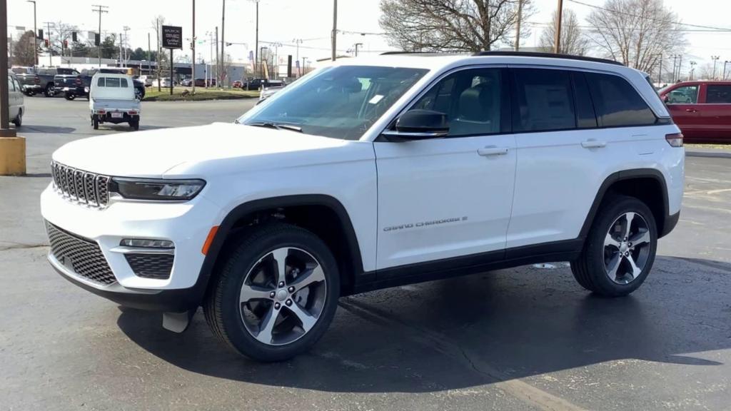 new 2024 Jeep Grand Cherokee car, priced at $53,574