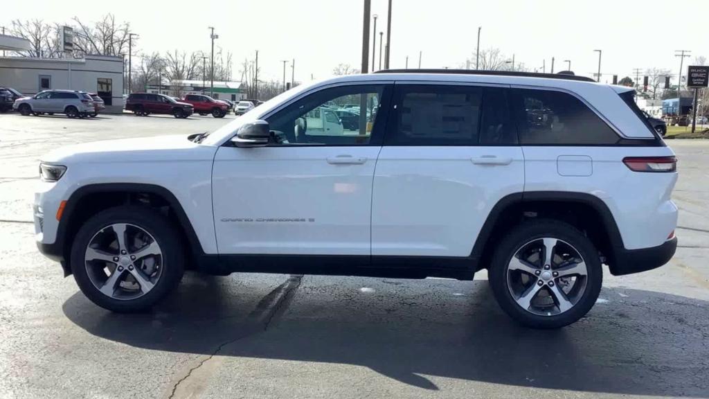 new 2024 Jeep Grand Cherokee car, priced at $53,574