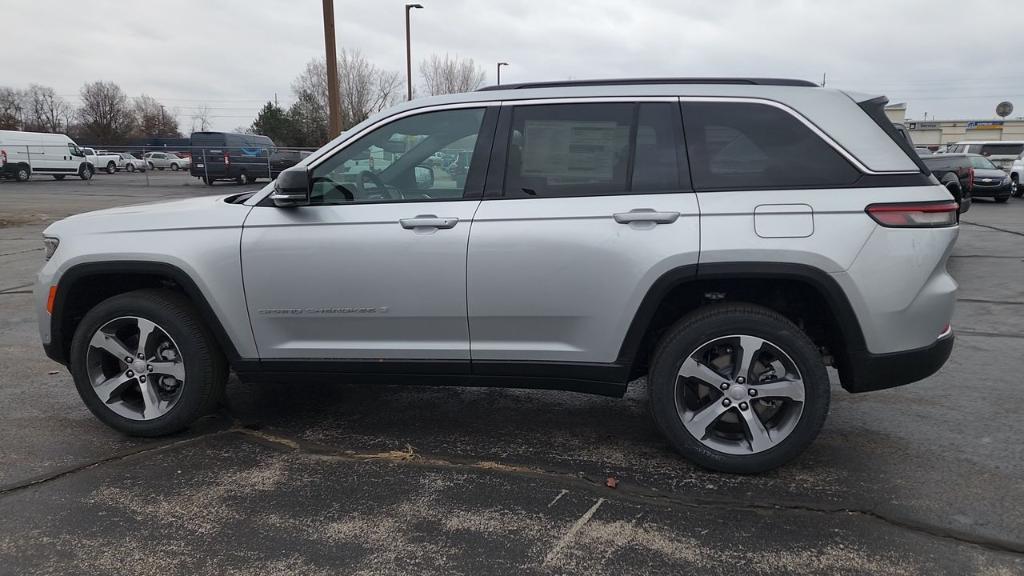 new 2025 Jeep Grand Cherokee car, priced at $55,360