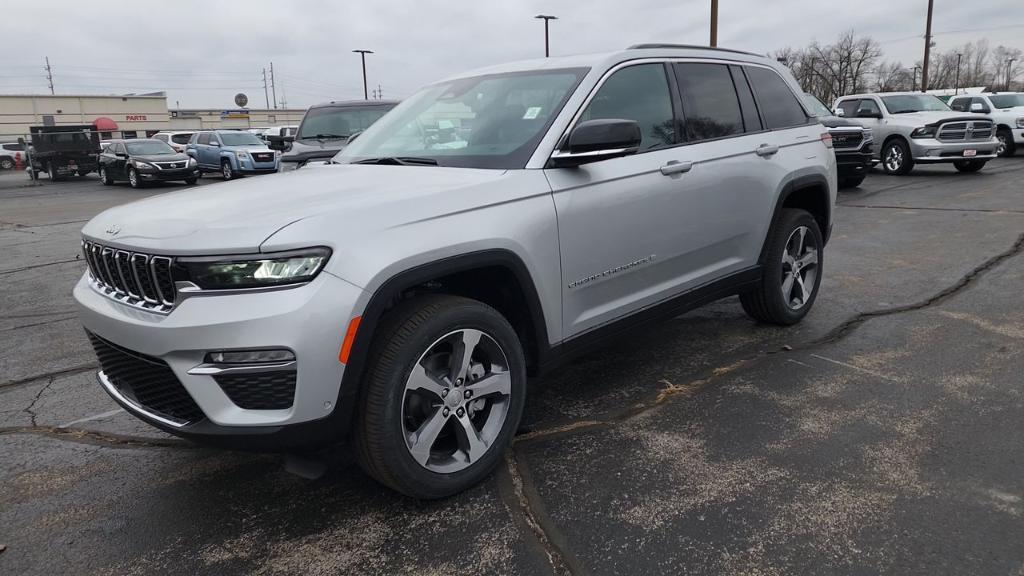 new 2025 Jeep Grand Cherokee car, priced at $55,360