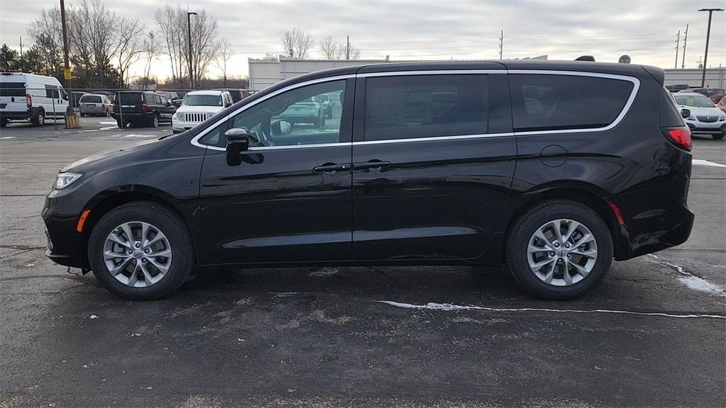 new 2025 Chrysler Pacifica car, priced at $50,315