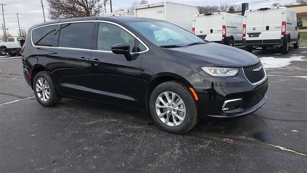 new 2025 Chrysler Pacifica car, priced at $50,315