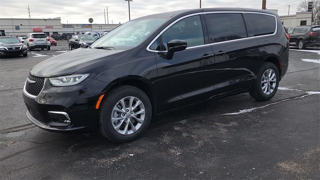 new 2025 Chrysler Pacifica car, priced at $50,315