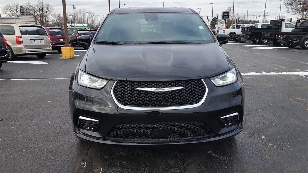 new 2025 Chrysler Pacifica car, priced at $50,315