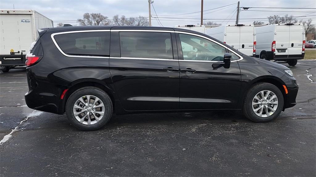 new 2025 Chrysler Pacifica car, priced at $50,315