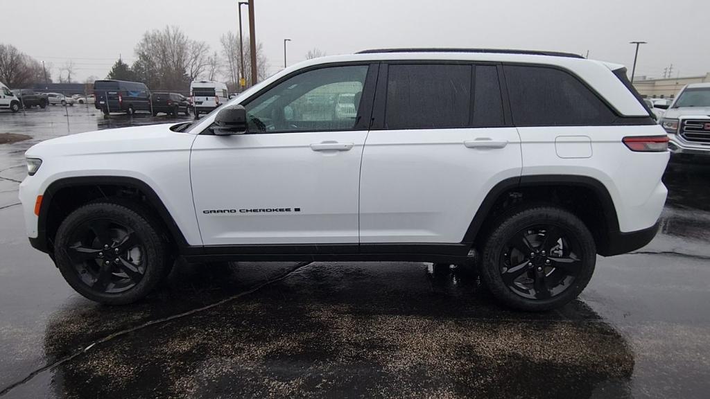 new 2025 Jeep Grand Cherokee car, priced at $54,865