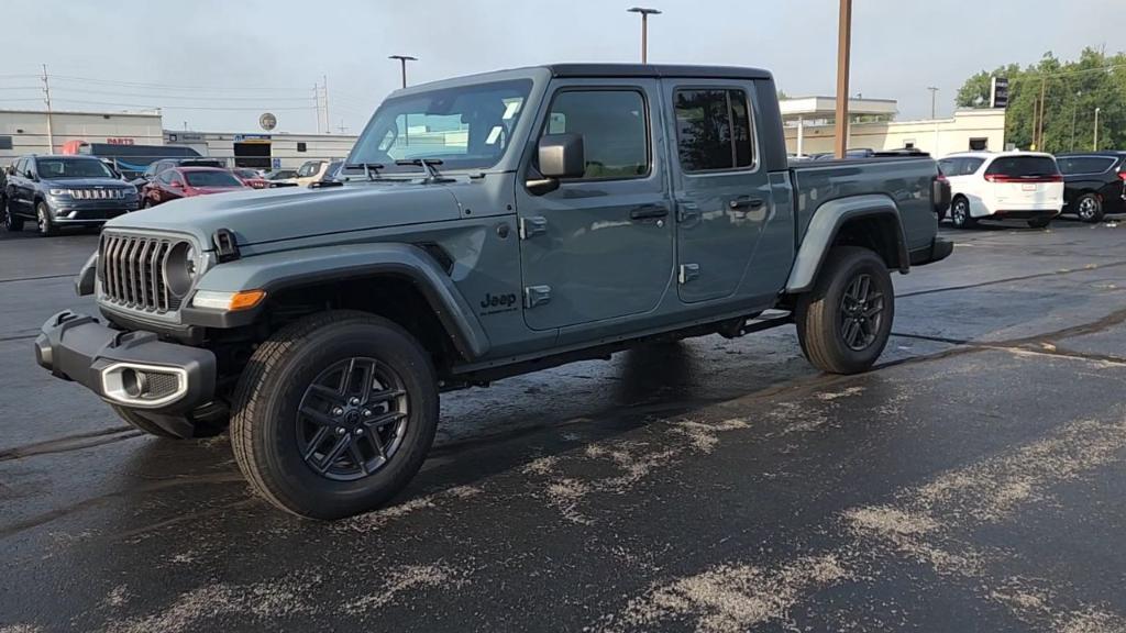 new 2024 Jeep Gladiator car, priced at $53,556