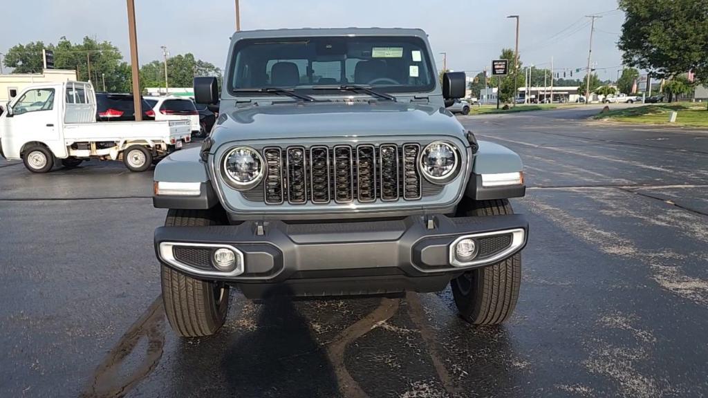 new 2024 Jeep Gladiator car, priced at $53,556