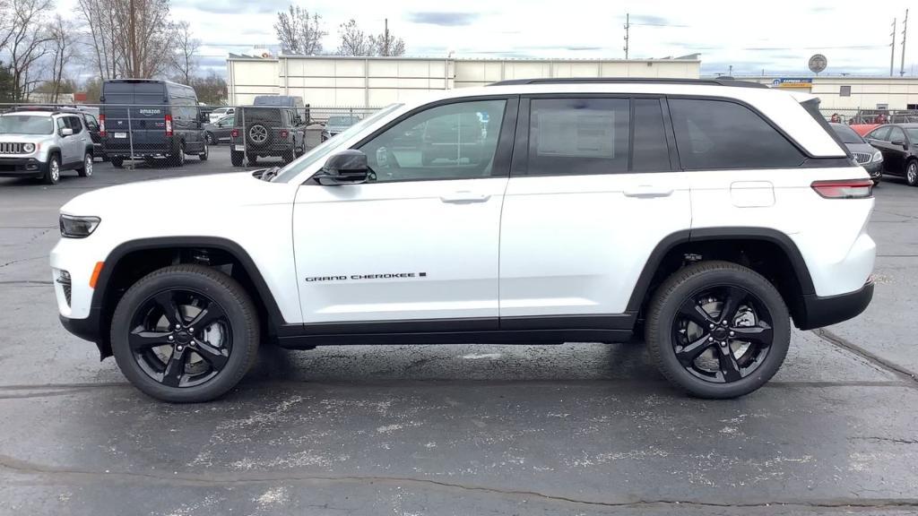 new 2024 Jeep Grand Cherokee car, priced at $59,640