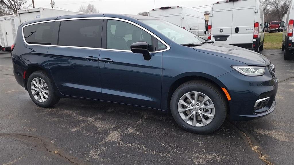 new 2025 Chrysler Pacifica car, priced at $50,810