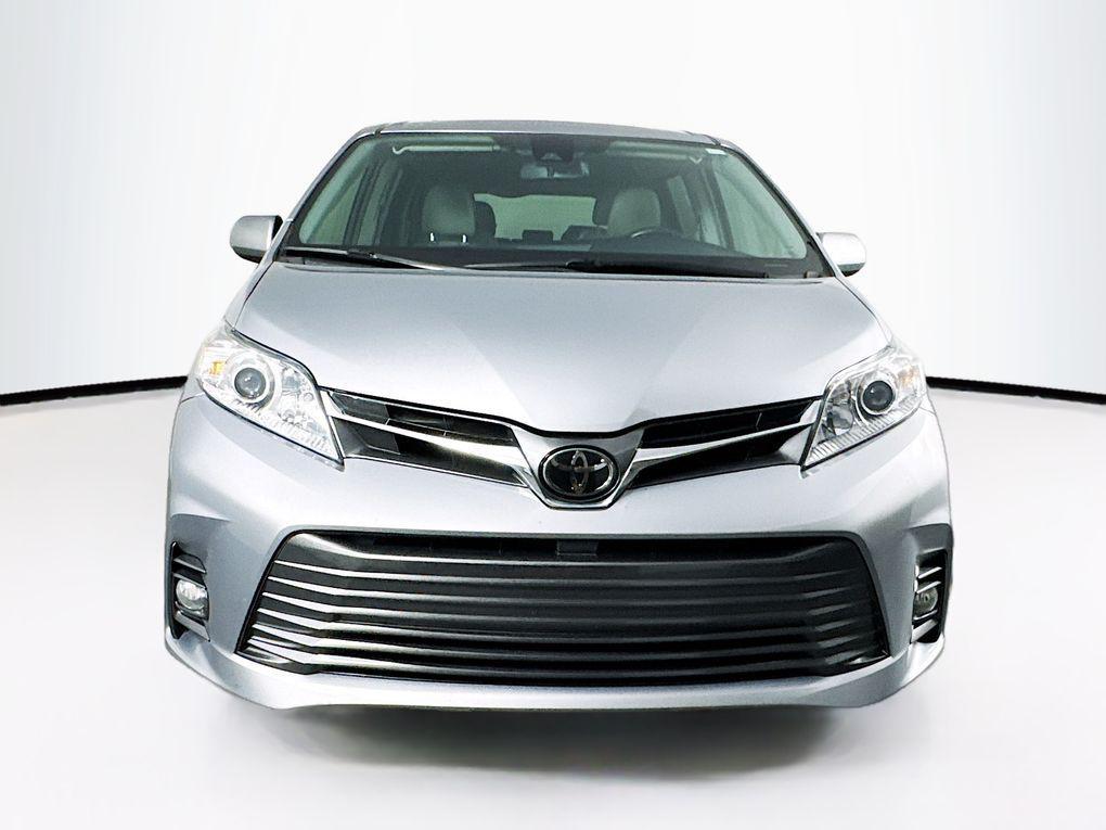 used 2018 Toyota Sienna car, priced at $27,300