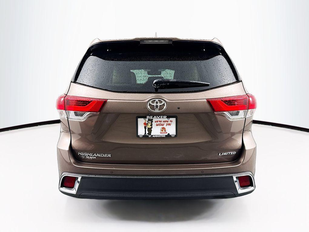 used 2019 Toyota Highlander car, priced at $26,900