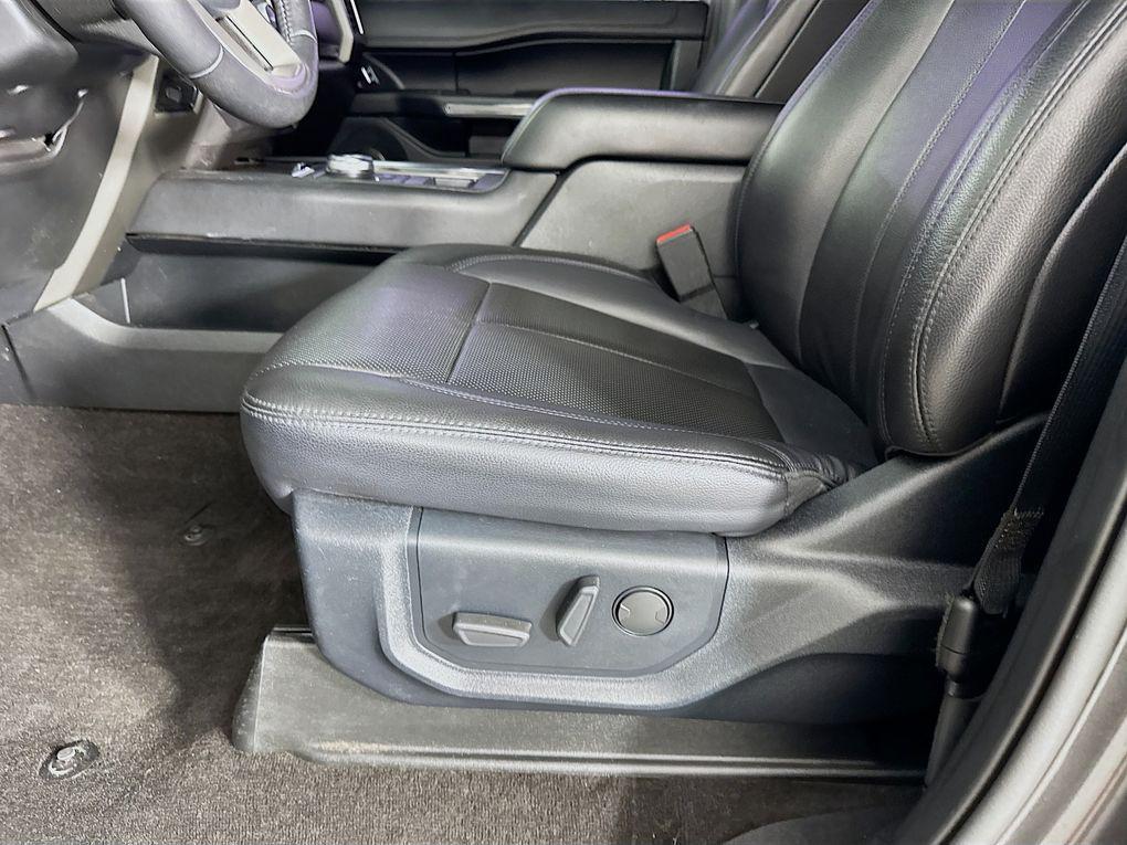 used 2021 Ford Expedition car, priced at $27,500