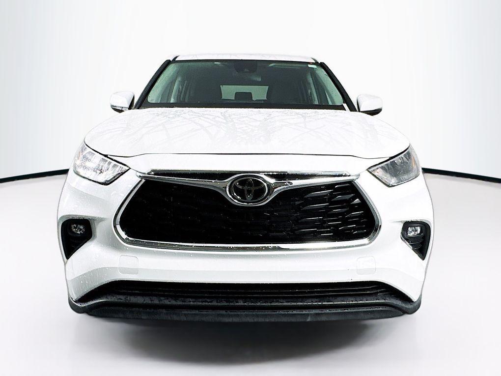 used 2024 Toyota Highlander car, priced at $36,600