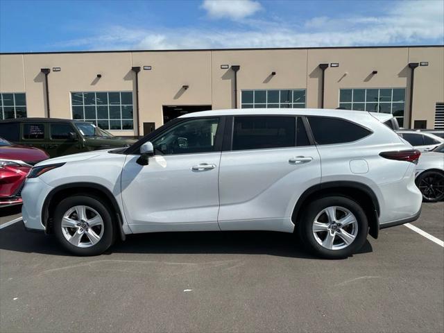 used 2024 Toyota Highlander car, priced at $39,900