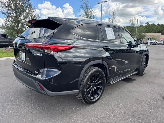 used 2021 Toyota Highlander Hybrid car, priced at $37,900