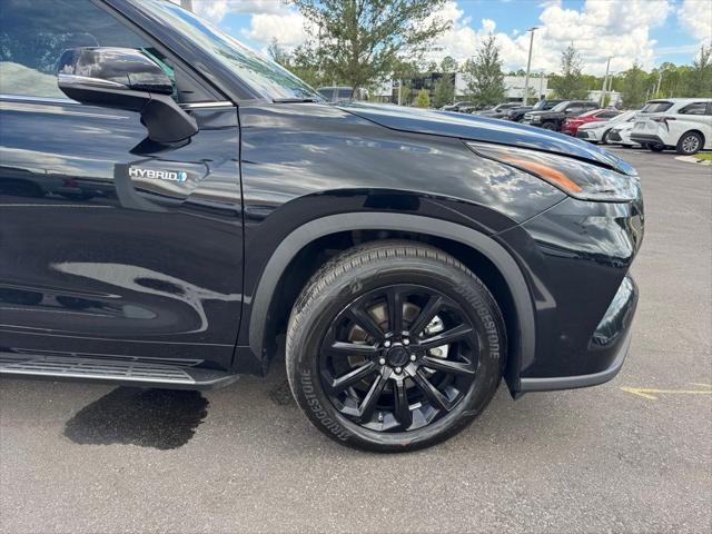 used 2021 Toyota Highlander Hybrid car, priced at $37,900