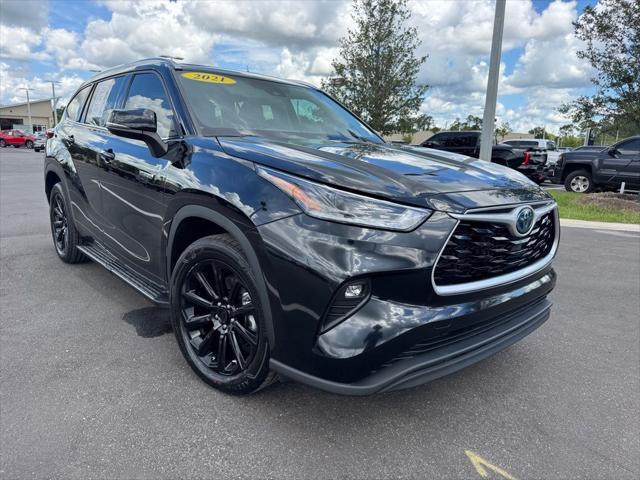 used 2021 Toyota Highlander Hybrid car, priced at $37,900
