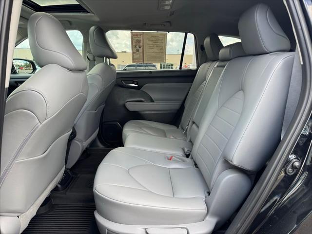 used 2021 Toyota Highlander Hybrid car, priced at $37,900