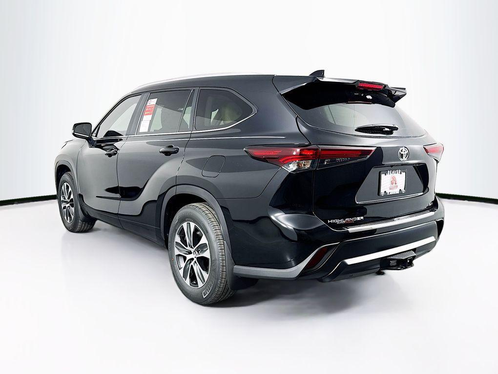 new 2025 Toyota Highlander car, priced at $47,285