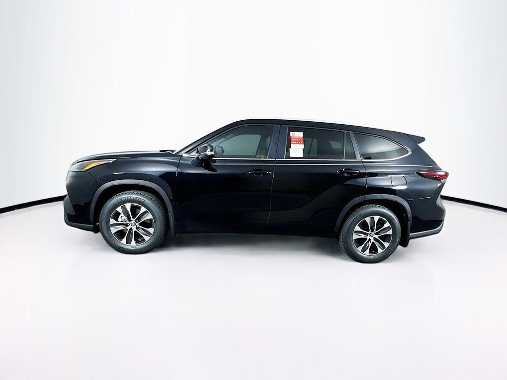 new 2025 Toyota Highlander car, priced at $47,285