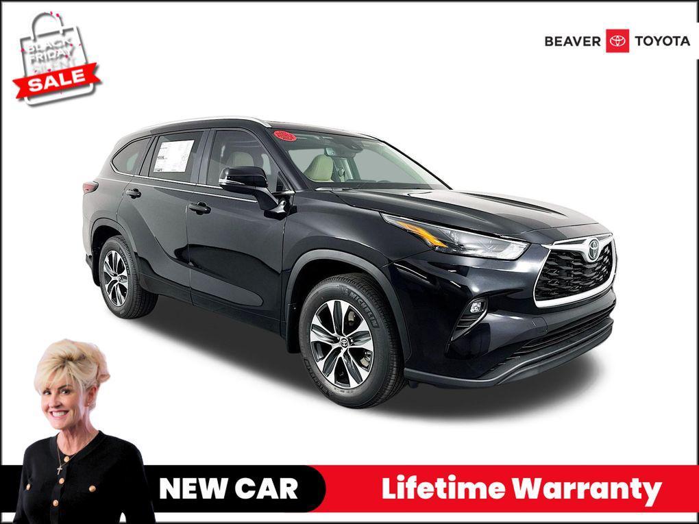 new 2025 Toyota Highlander car, priced at $47,285