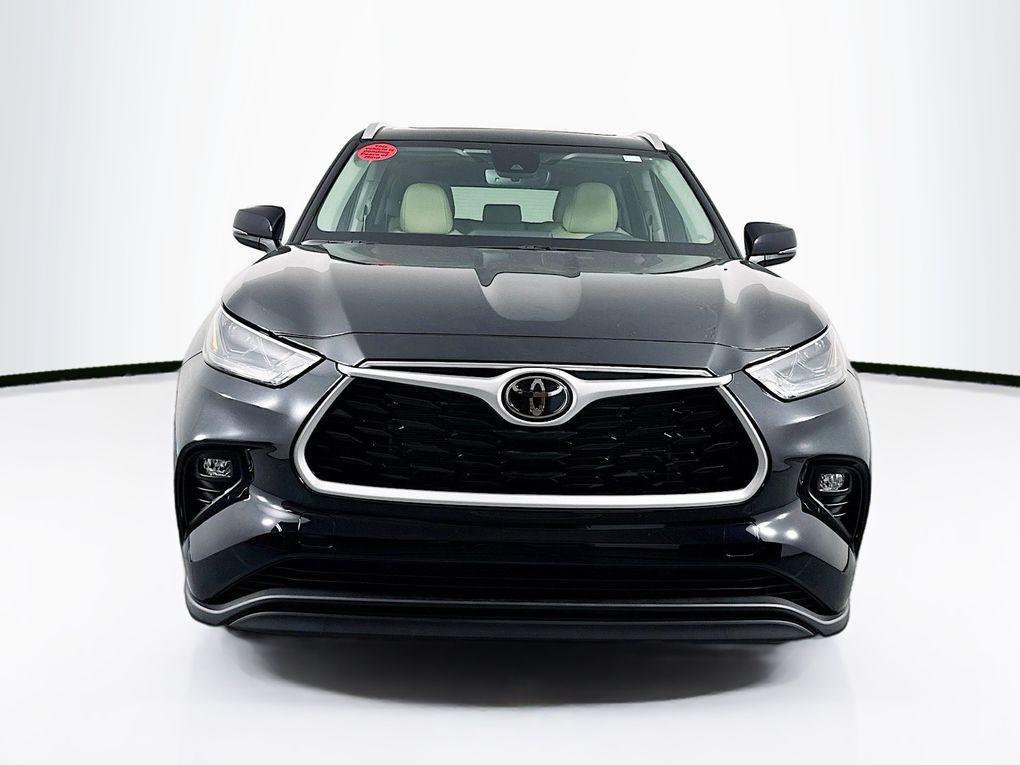 new 2025 Toyota Highlander car, priced at $47,285