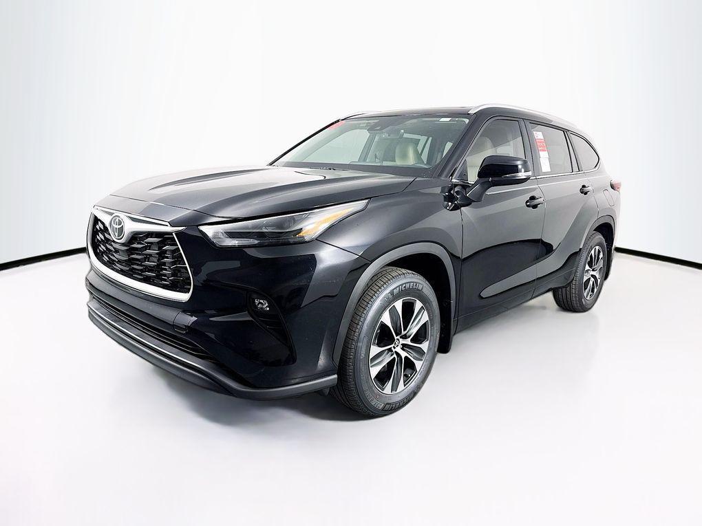 new 2025 Toyota Highlander car, priced at $47,285