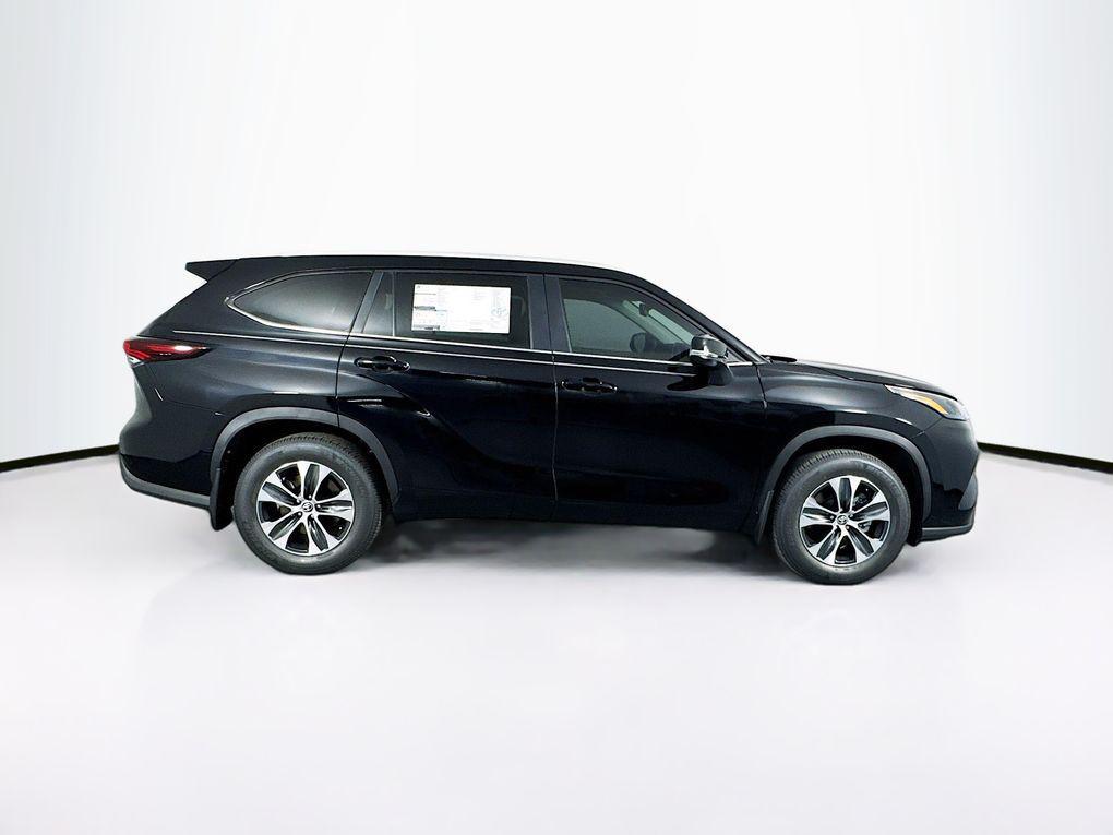 new 2025 Toyota Highlander car, priced at $47,285