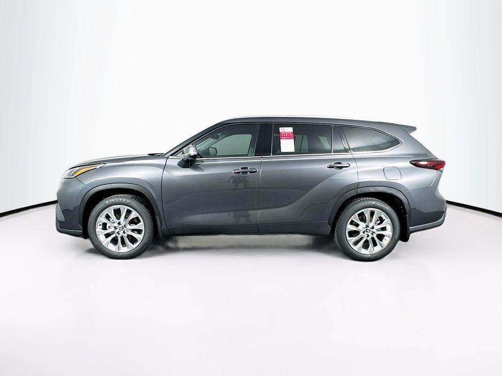 used 2025 Toyota Highlander car, priced at $50,900