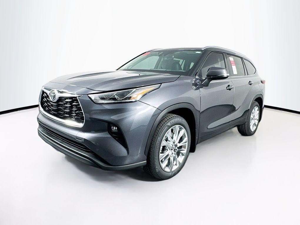 used 2025 Toyota Highlander car, priced at $50,900