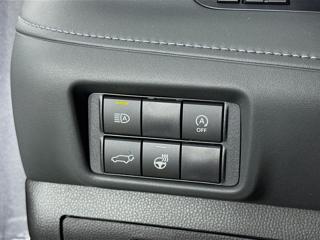 used 2025 Toyota Highlander car, priced at $50,900