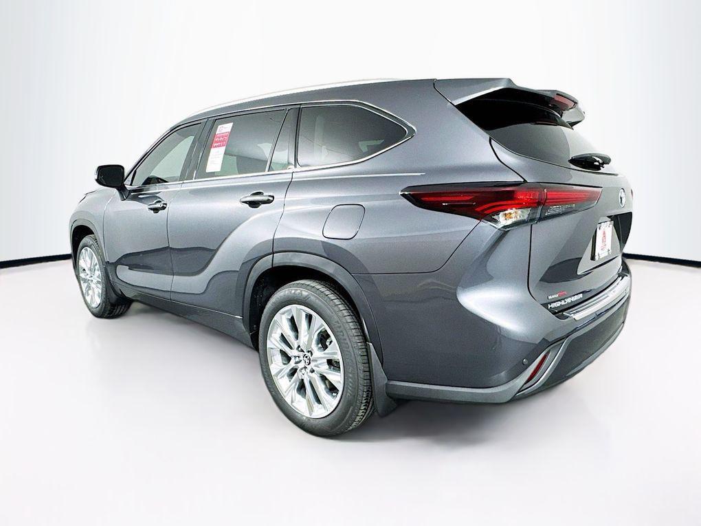 used 2025 Toyota Highlander car, priced at $50,900