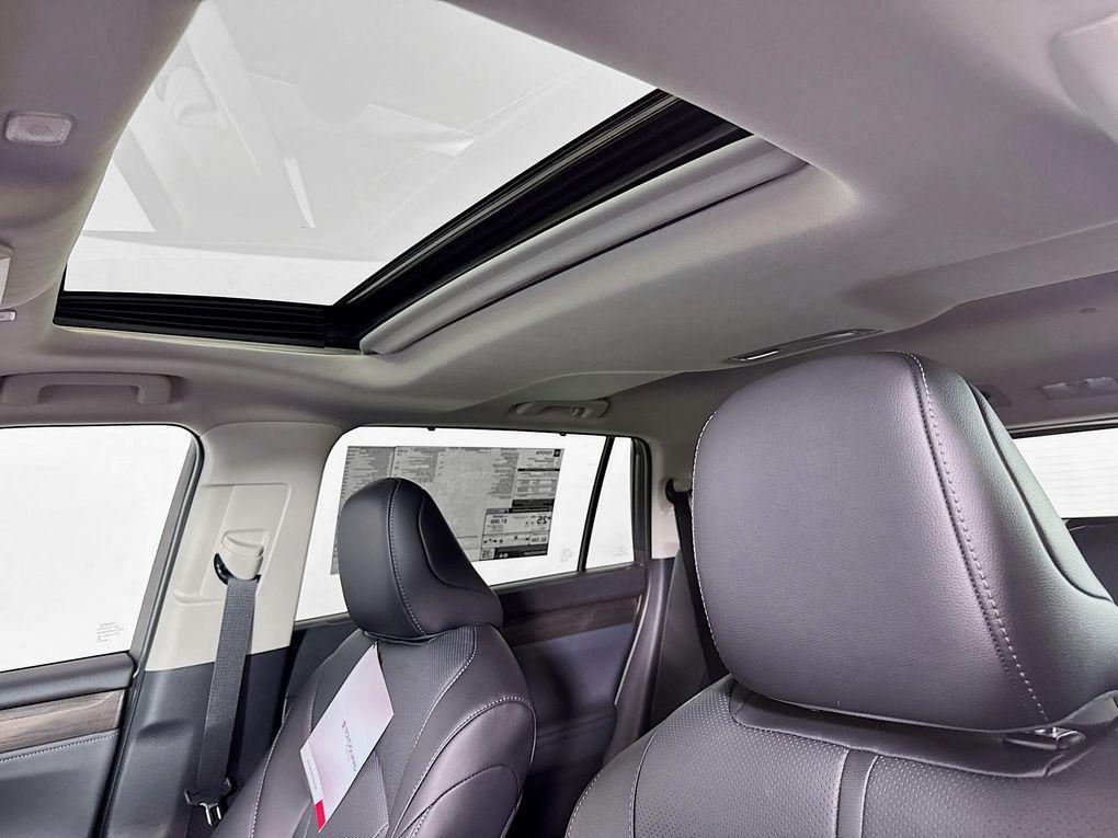 used 2025 Toyota Highlander car, priced at $50,900