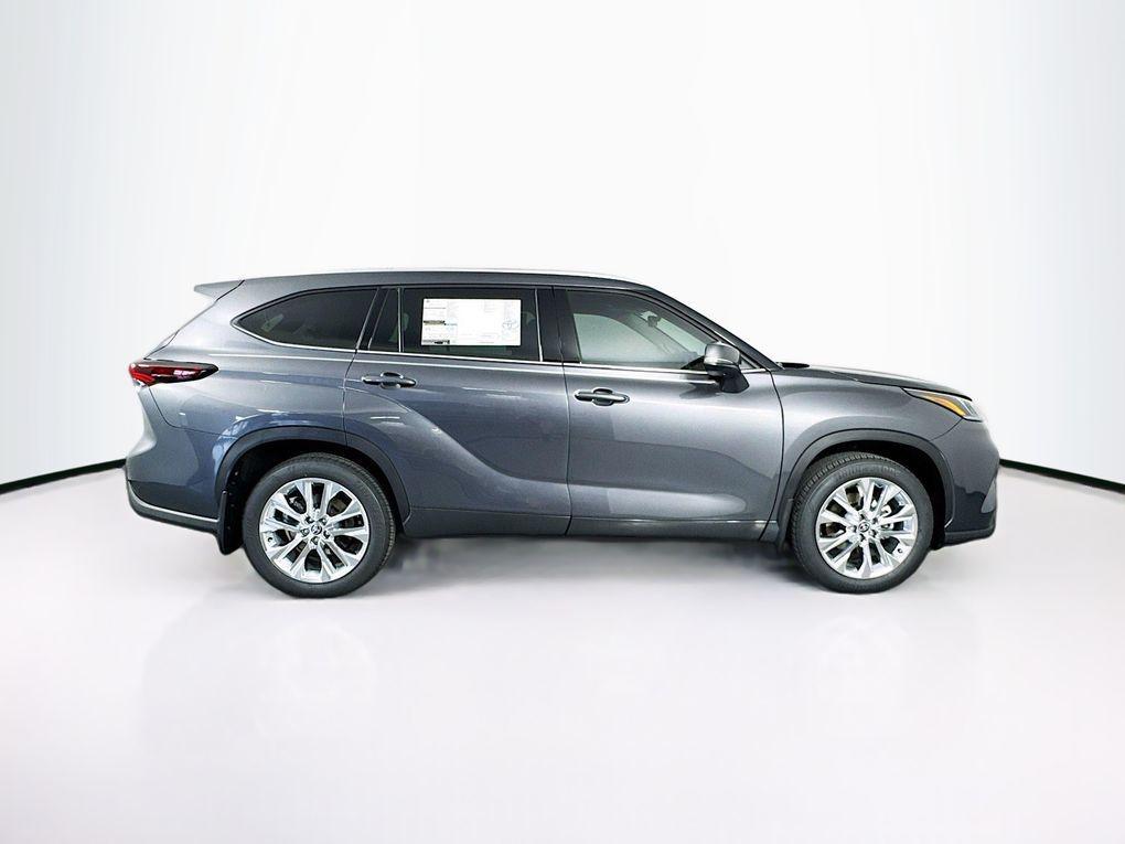 used 2025 Toyota Highlander car, priced at $50,900