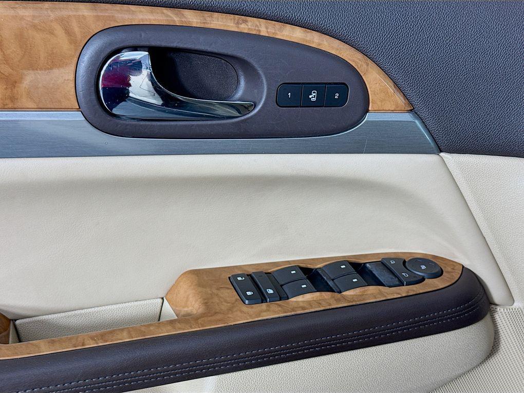 used 2009 Buick Enclave car, priced at $6,000