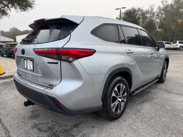 used 2022 Toyota Highlander Hybrid car, priced at $37,000