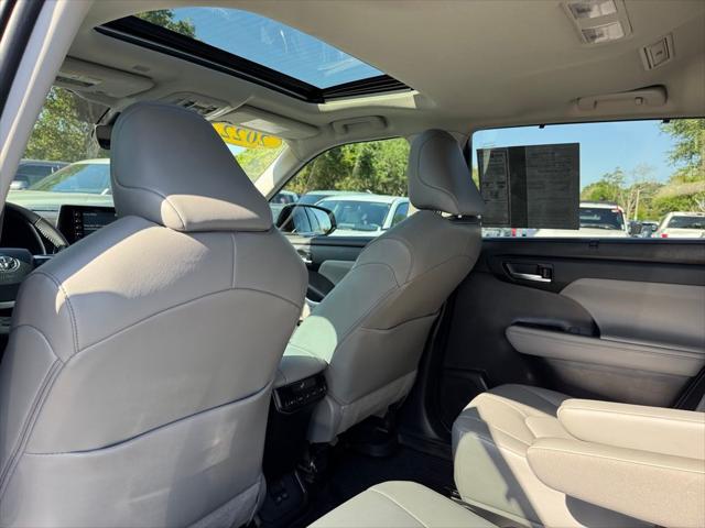 used 2022 Toyota Highlander car, priced at $35,500