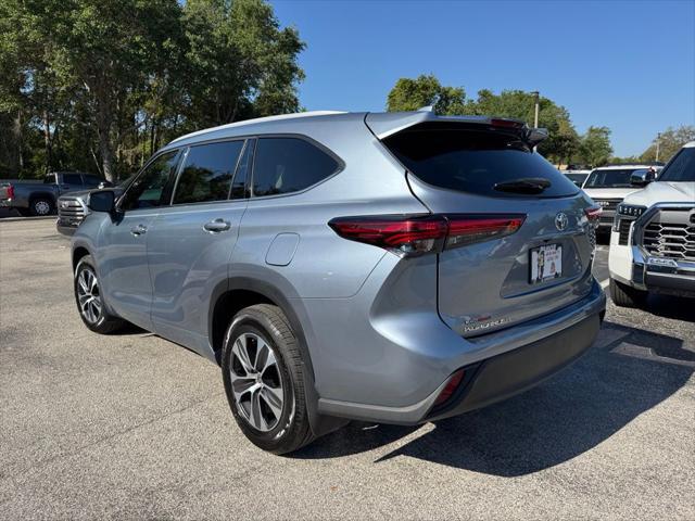 used 2022 Toyota Highlander car, priced at $35,500
