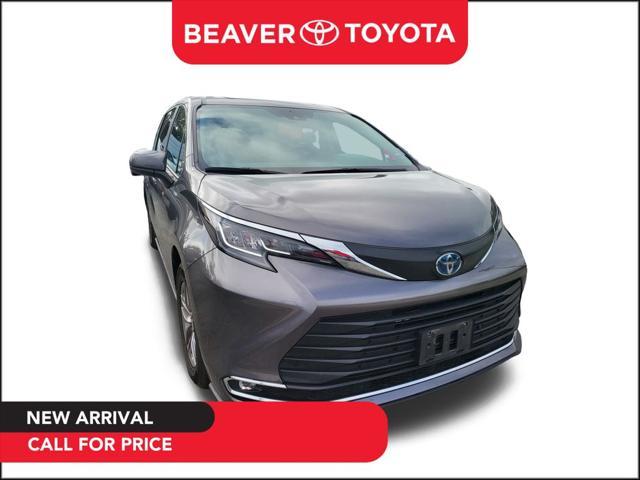 used 2023 Toyota Sienna car, priced at $43,800