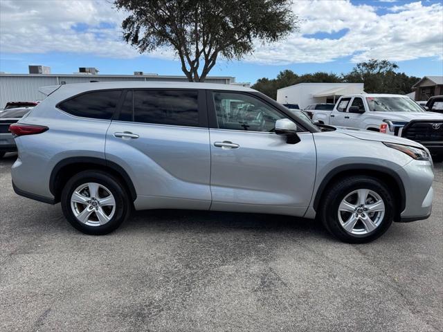 used 2023 Toyota Highlander Hybrid car, priced at $33,900