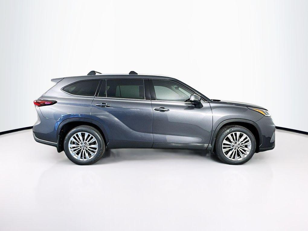 new 2025 Toyota Highlander car, priced at $55,591