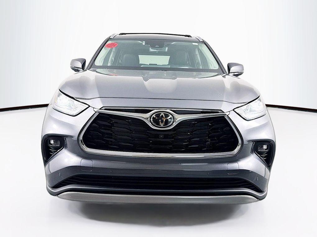 new 2025 Toyota Highlander car, priced at $55,591