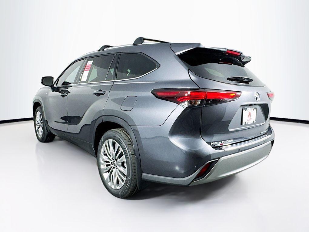new 2025 Toyota Highlander car, priced at $55,591