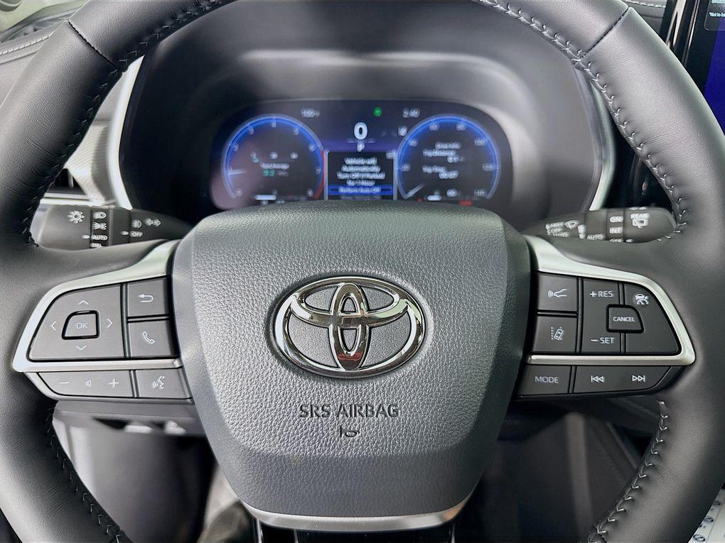 new 2025 Toyota Highlander car, priced at $55,591