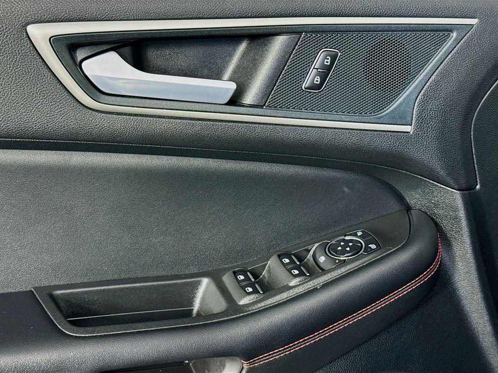 used 2024 Ford Edge car, priced at $29,900