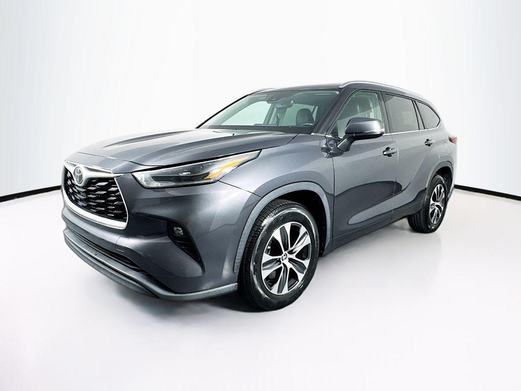 used 2021 Toyota Highlander car, priced at $24,400