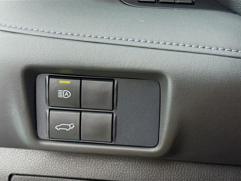 used 2021 Toyota Highlander car, priced at $25,500