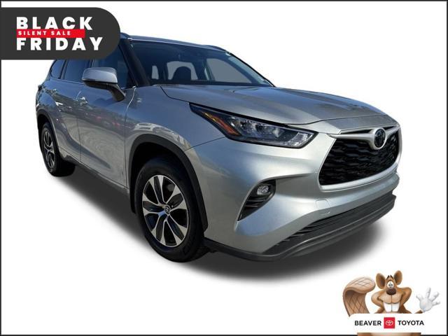 used 2020 Toyota Highlander car, priced at $32,400