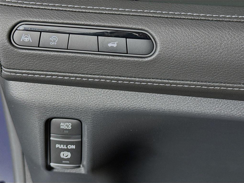 used 2025 INFINITI QX80 car, priced at $68,900